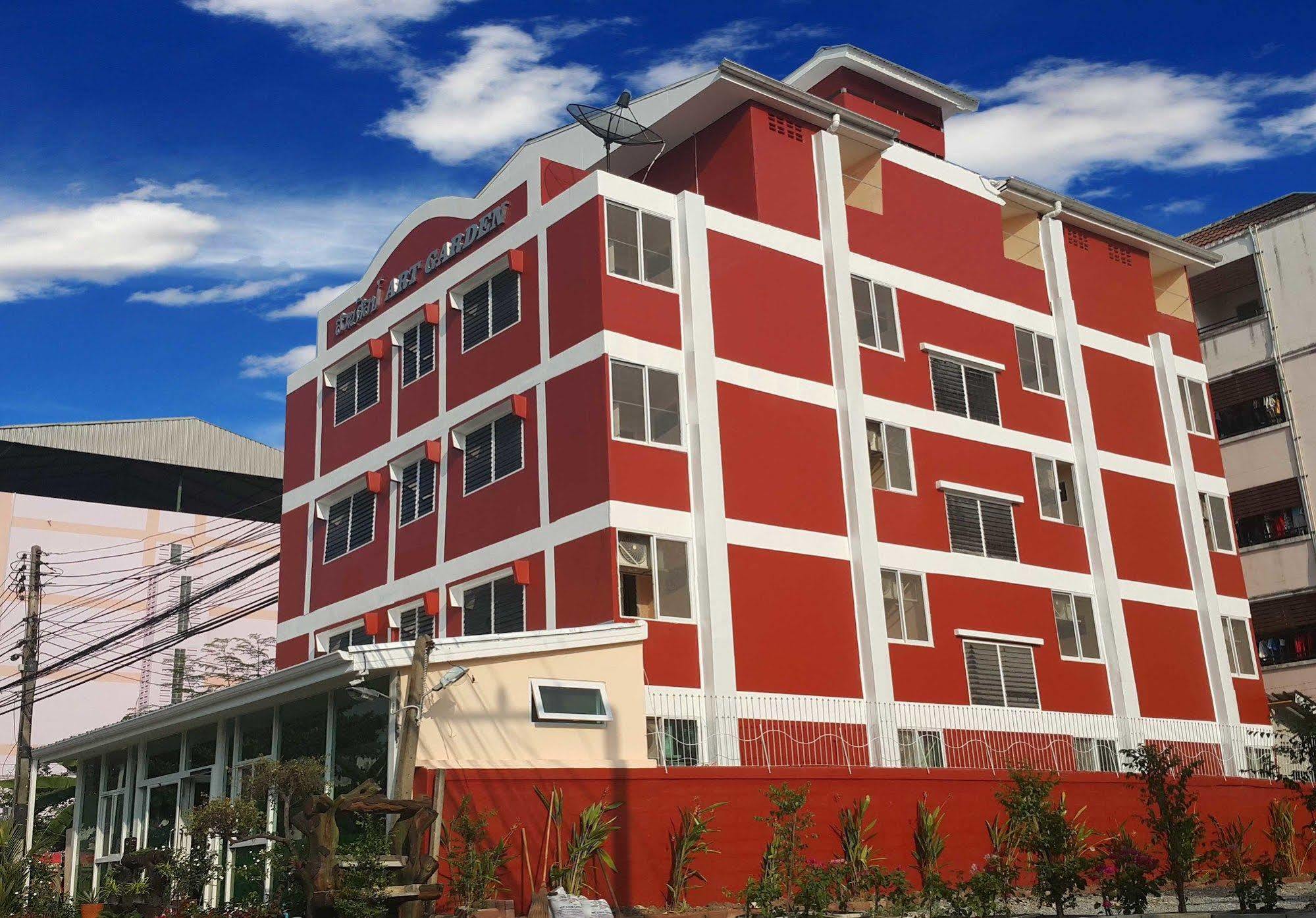 Suansin Art Garden Aparthotel Ban Lat Krachaeng Ngoại thất bức ảnh