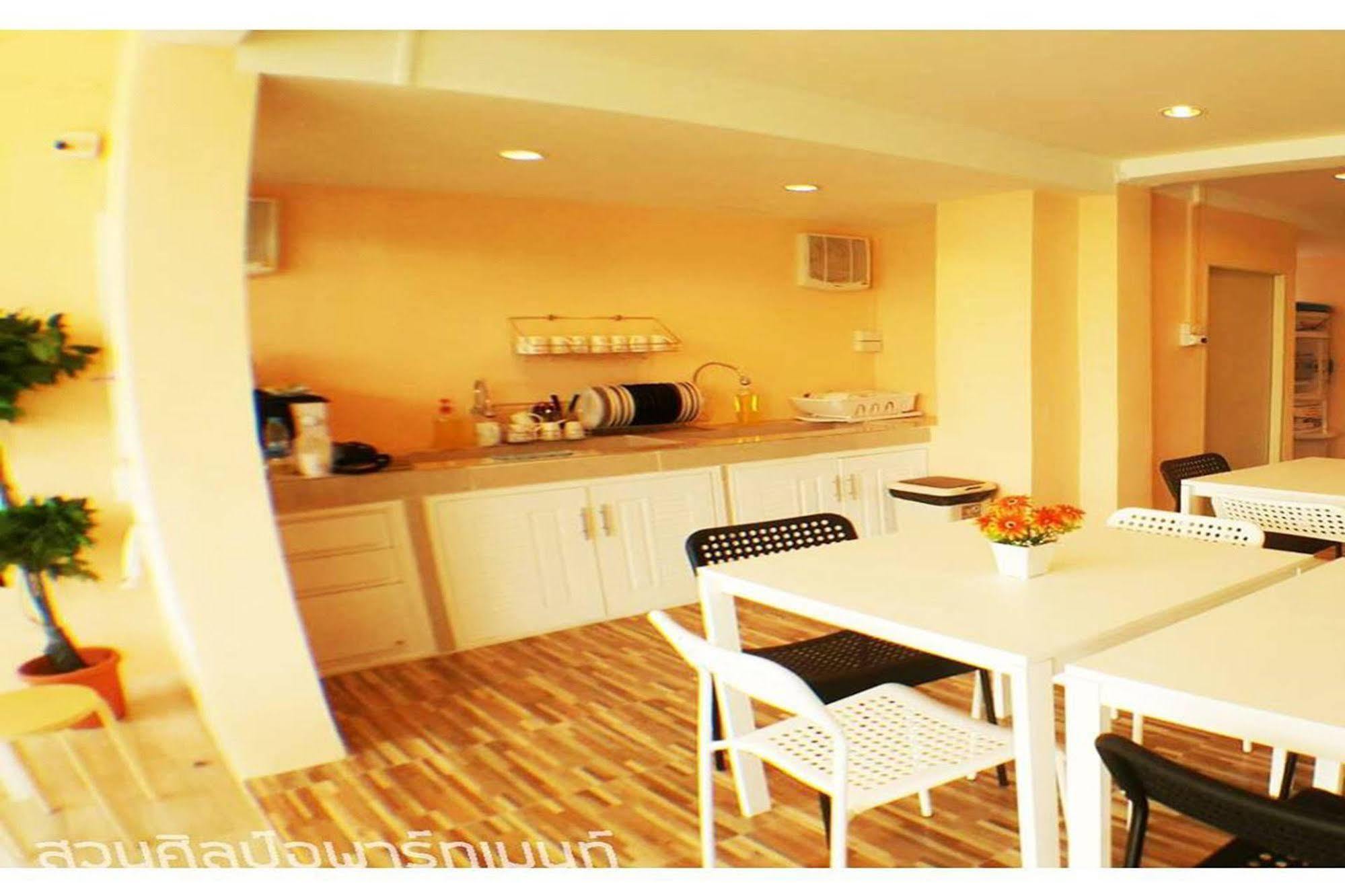 Suansin Art Garden Aparthotel Ban Lat Krachaeng Ngoại thất bức ảnh