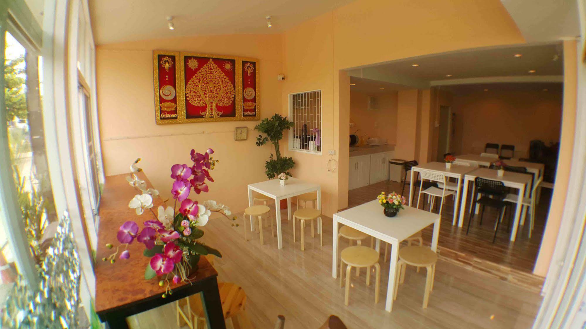 Suansin Art Garden Aparthotel Ban Lat Krachaeng Ngoại thất bức ảnh
